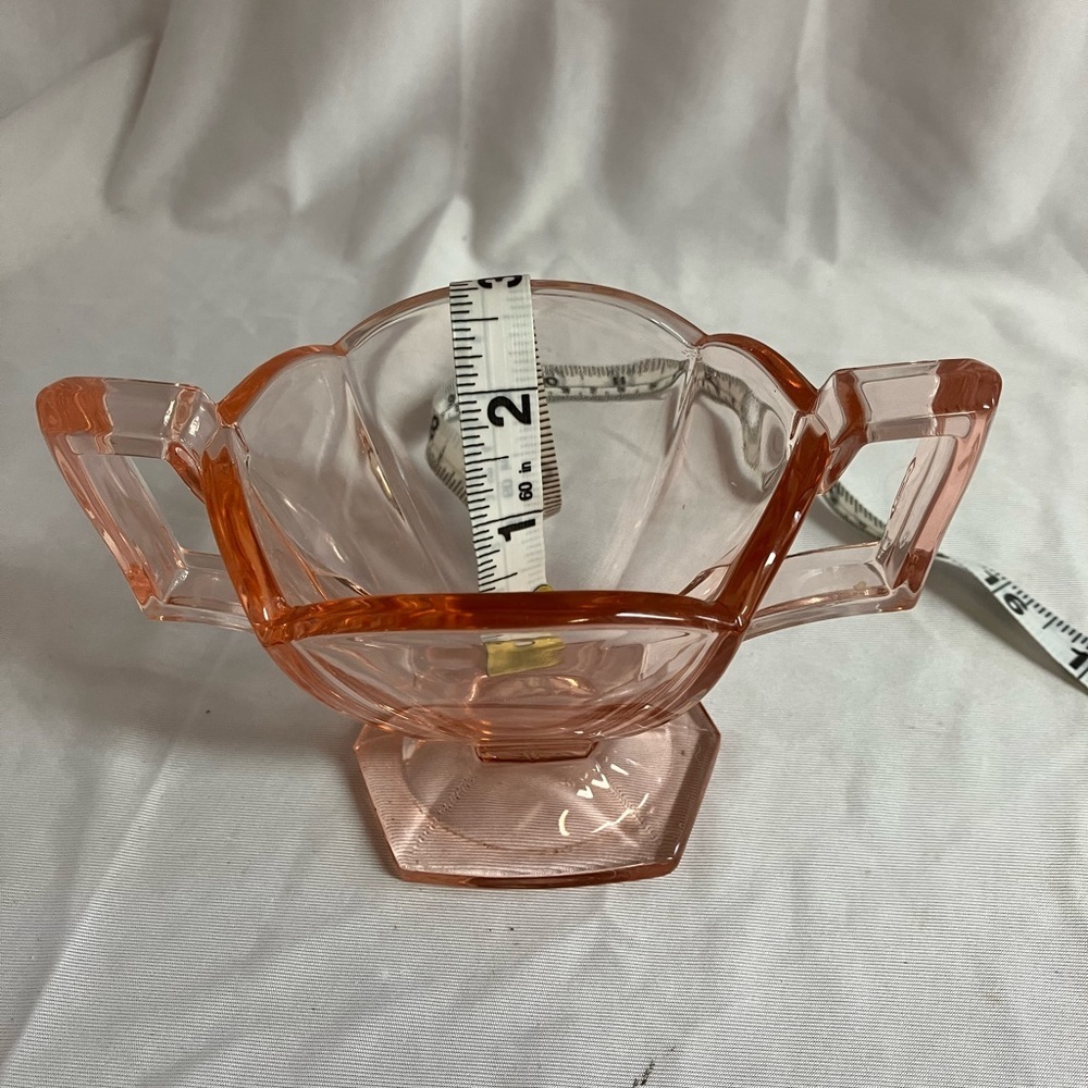 Elegant Pink Glass Dish with Handles - Picture 7 of 8